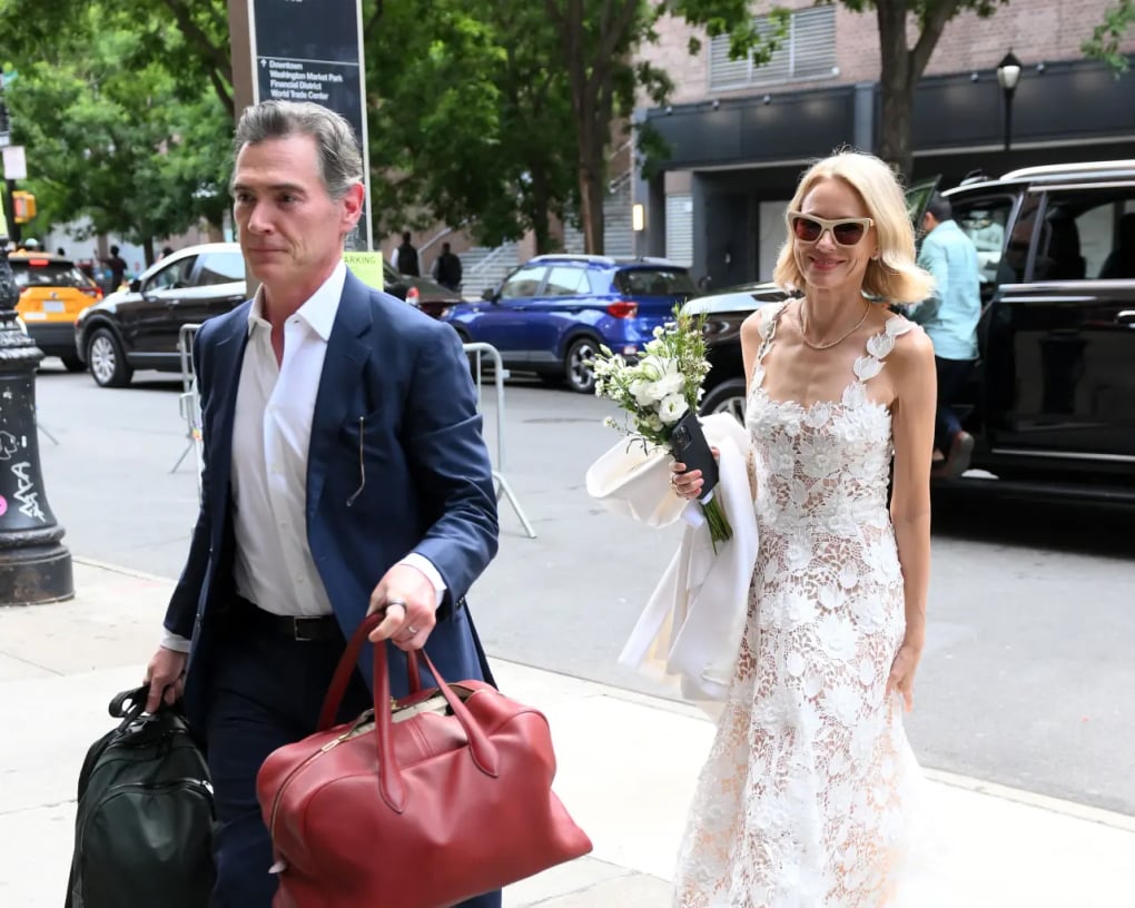 Minh tinh “King Kong” Naomi Watts cưới ở tuổi 54 - Ảnh 4.