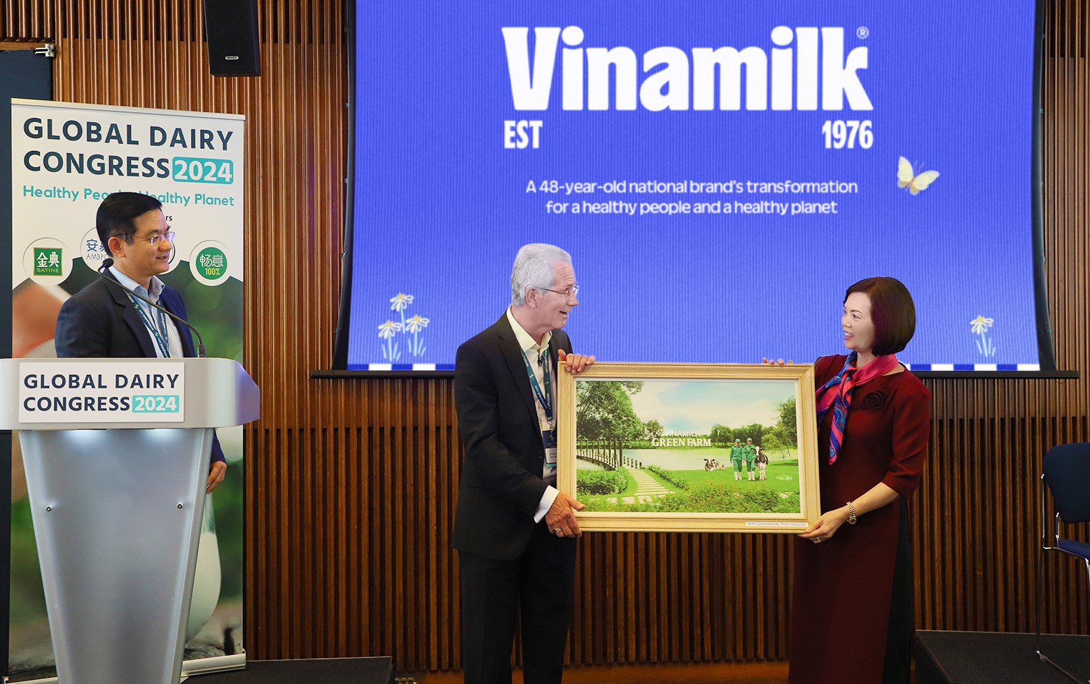 Vinamilk tạo ấn tượng với thương hiệu mới và thông điệp 