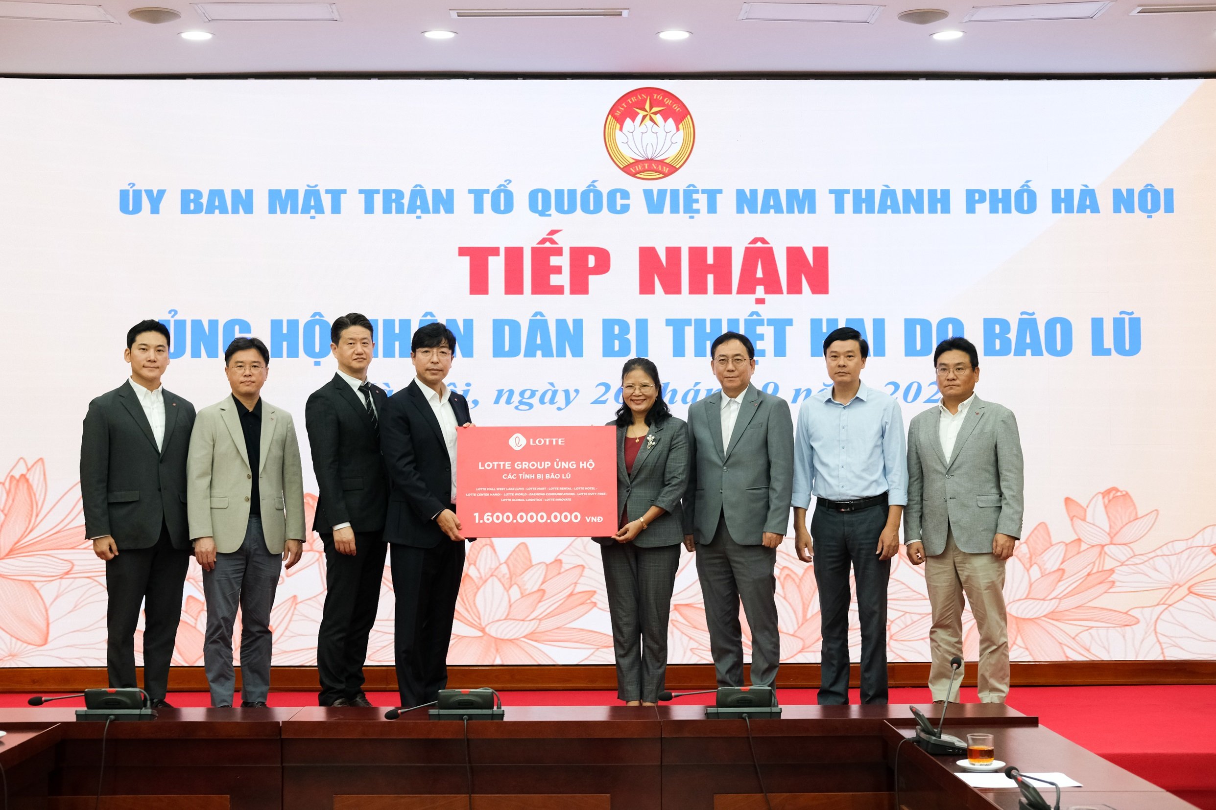 Lotte Group donates 3 billion VND to help overcome the consequences of typhoon Yagi in Vietnam