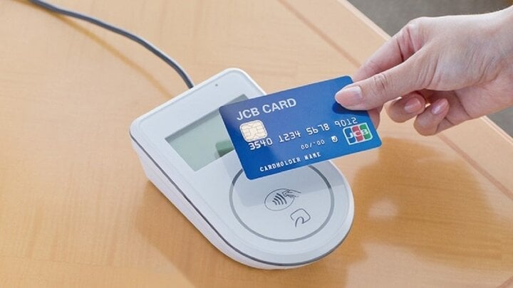 You need to be careful when using credit cards to ensure information security. (Illustration photo).