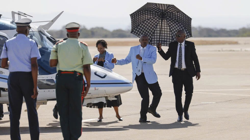 Botswana tôn vinh HCV đầu tiên tại Olympic: 30.000 người chào đón, cả nước nghỉ 1 ngày- Ảnh 4.