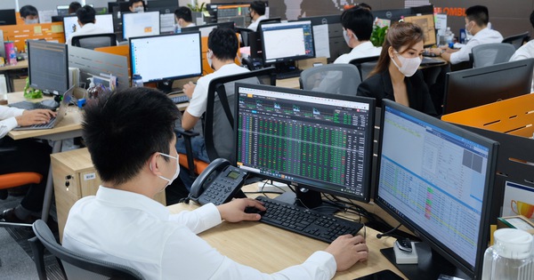 Foreign investors reduce stock ownership to lowest level in a decade