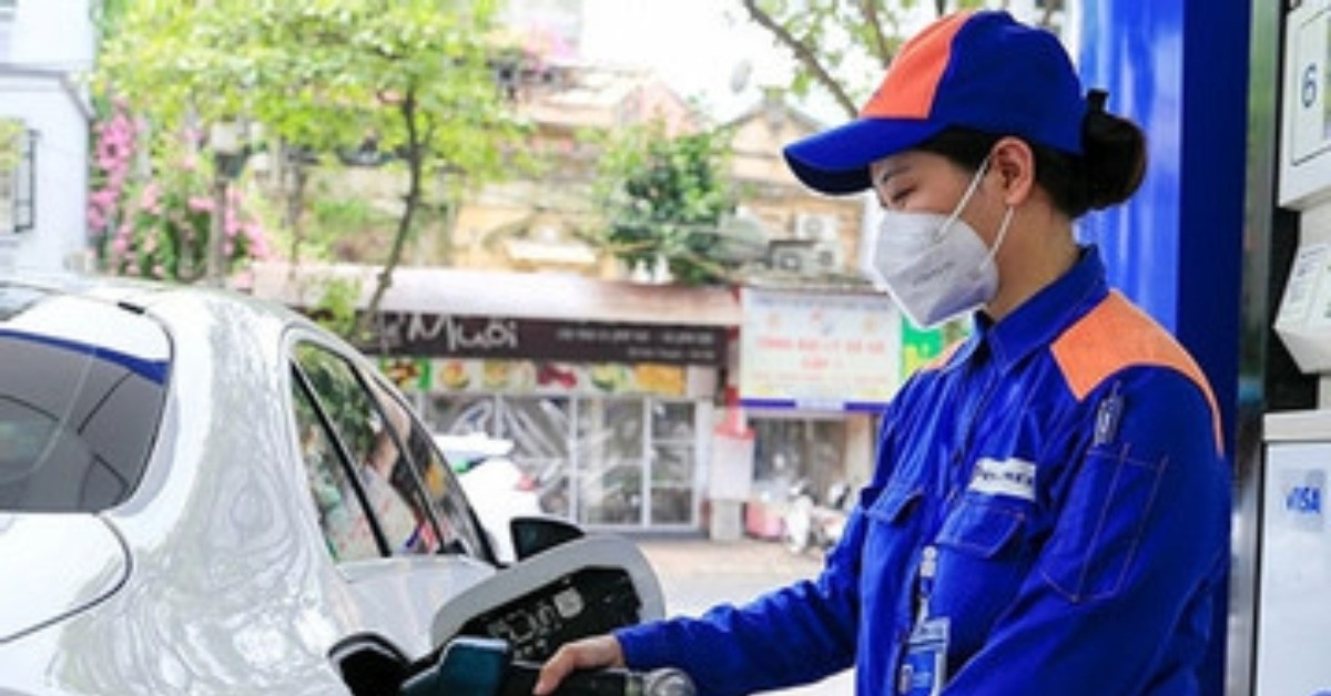 경제뉴스 12/4: 항공권 상한가 인상; 휘발유세 인하 제안