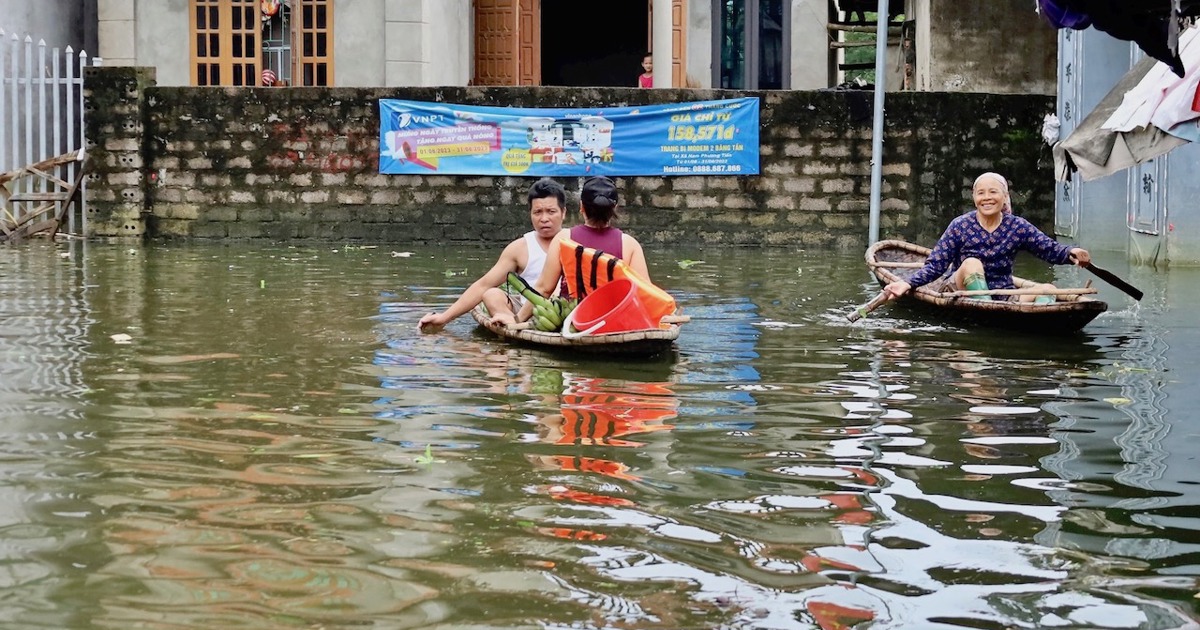 ฝนยังคงตกต่อเนื่องในกรุงฮานอย พื้นที่ริมแม่น้ำบุ้ยยังคงถูกน้ำท่วม