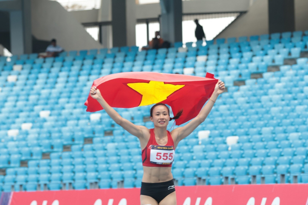 The beauty of the Vietnamese female athlete who just won the SEA Games gold medal is causing a stir.