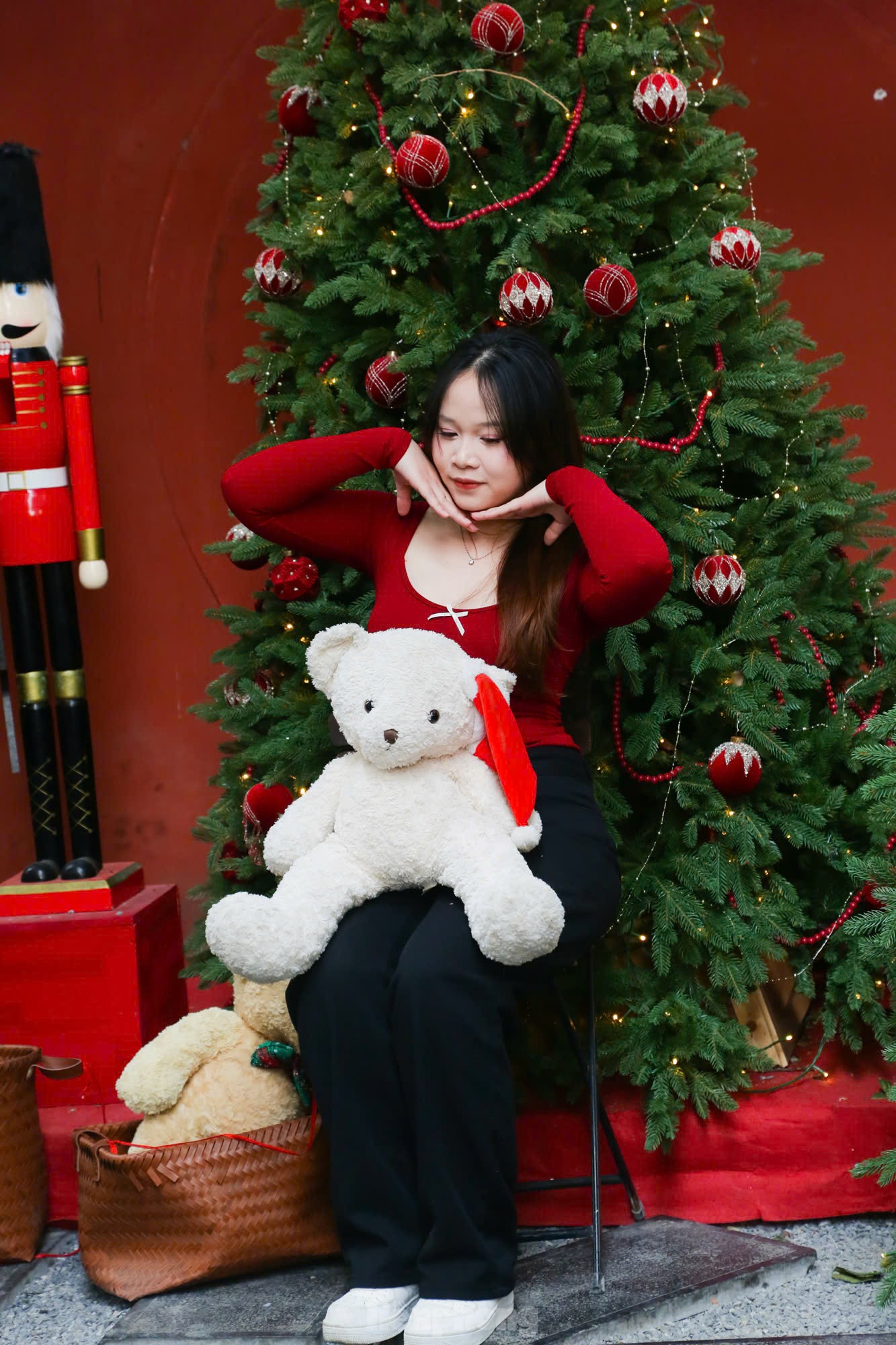 Winter muses watch the snow fall in a coffee shop in the heart of Hanoi photo 6