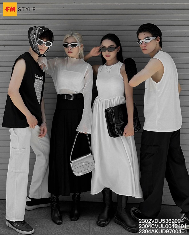 Stylish T-shirt, long pants, and loose-fitting long-sleeved dress.