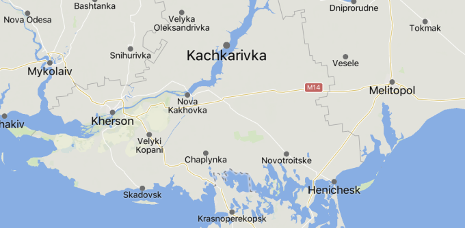 La ville de Kachkarivka est située au nord de la ville de Kherson, sur la rive ouest du fleuve Dniepr et près de la province de Zaporijia. Graphiques : MapBox