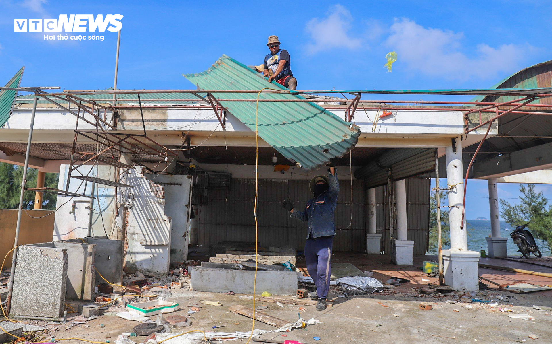 Abriss von fast 50 Kiosken, die den schönsten Strand in Ha Tinh blockieren - 14