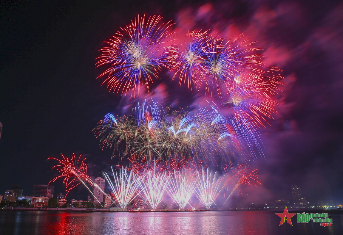 Friedensbotschaft von der Eröffnungsnacht des Da Nang International Fireworks Festival 2023