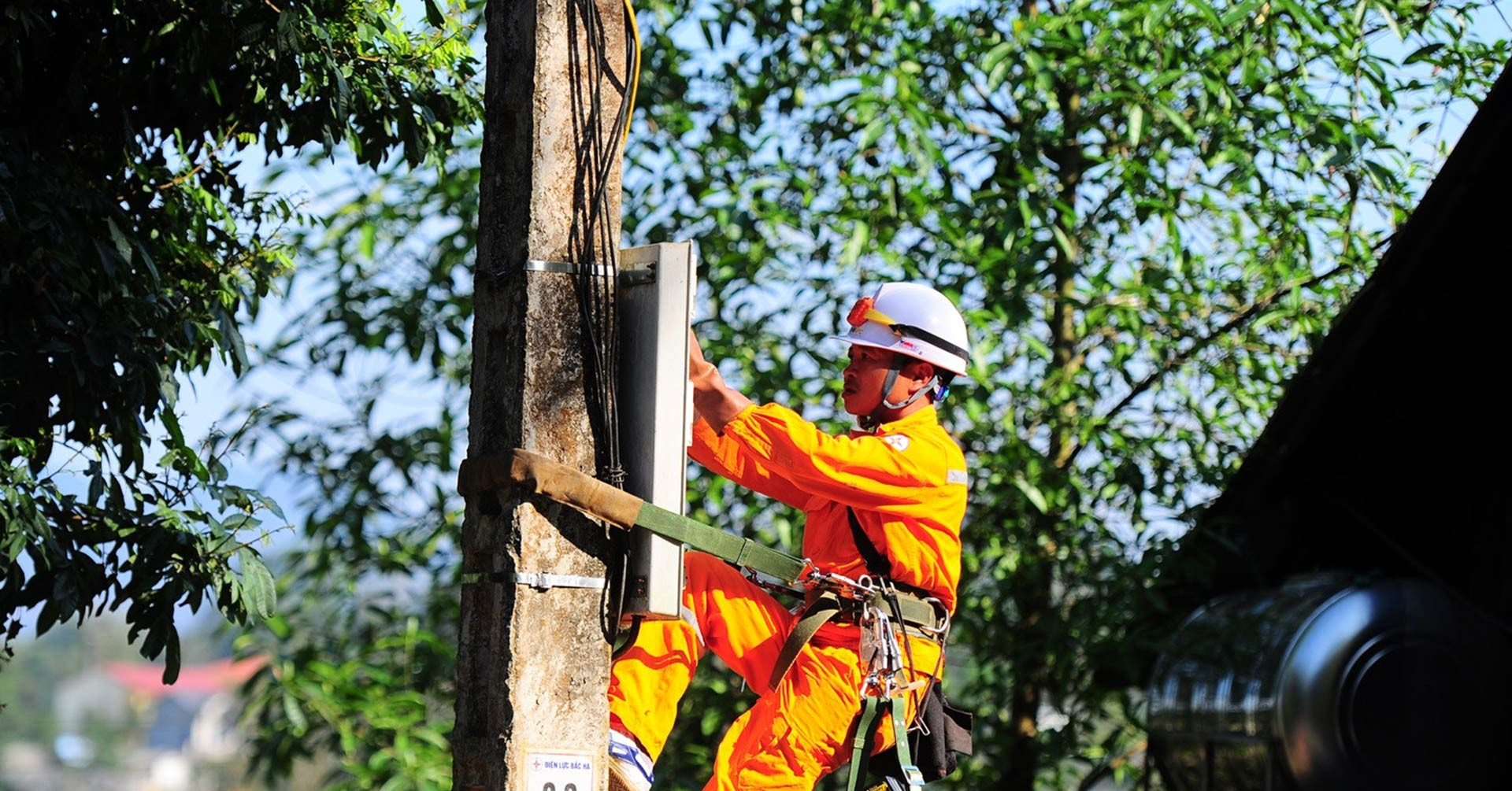 Tiêu thụ điện lập kỷ lục, lần đầu vượt mốc 1 tỷ kWh/ngày