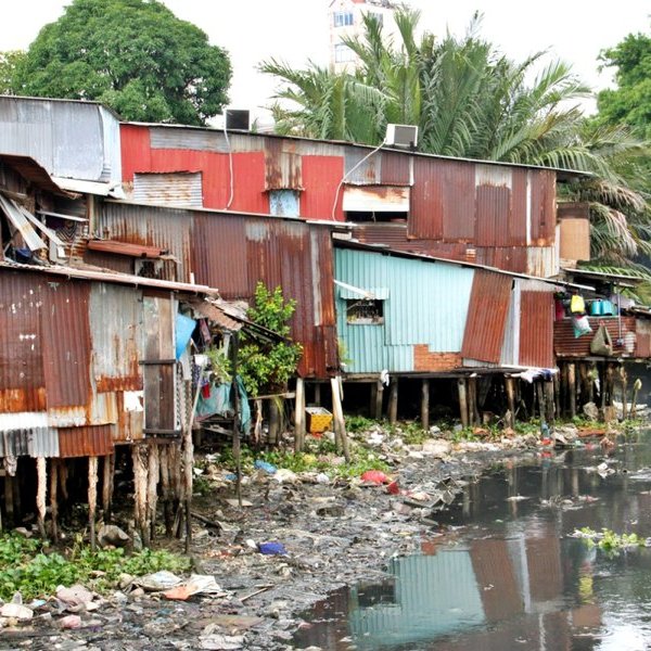 Bienes raíces - Ciudad Ho Chi Minh: ¿Cuándo podrán las familias que viven en los canales alquilar o comprar viviendas sociales?