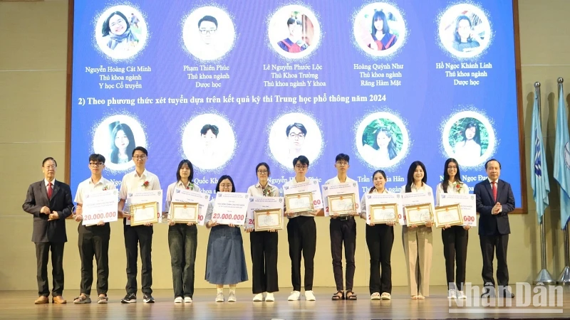 The first opening ceremony of the University of Health Sciences