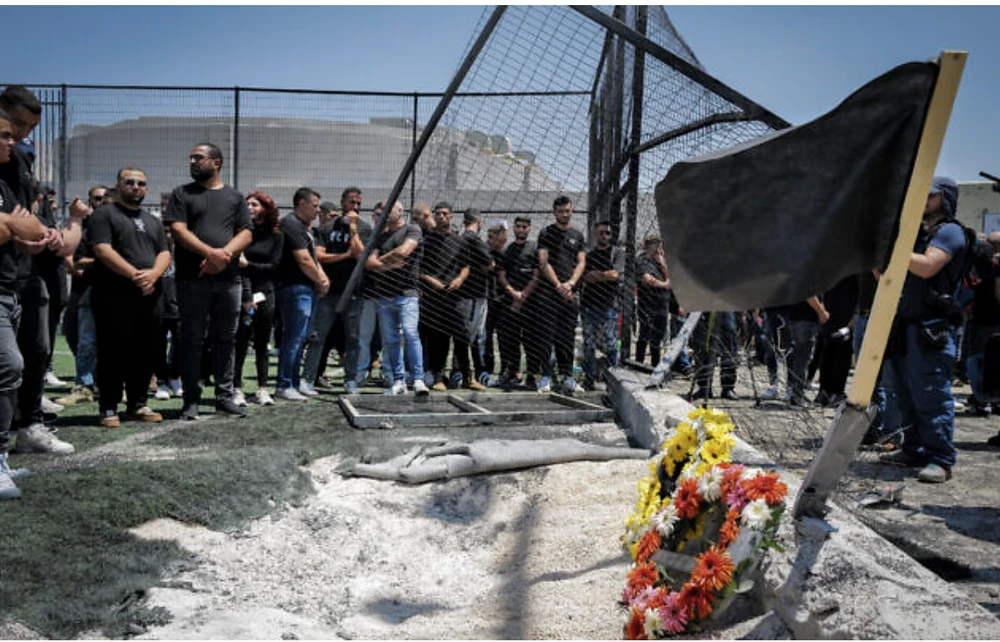 La gente conmemora a los 12 niños asesinados después del ataque a los Altos del Golán el 27 de julio. Foto: Times of Israel