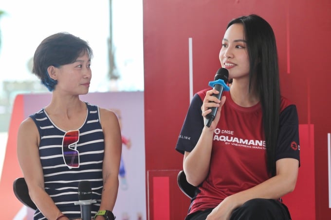 Runner-up Thuy Tien and athlete Quynh Giang shared at the workshop. Photo: Hai Anh