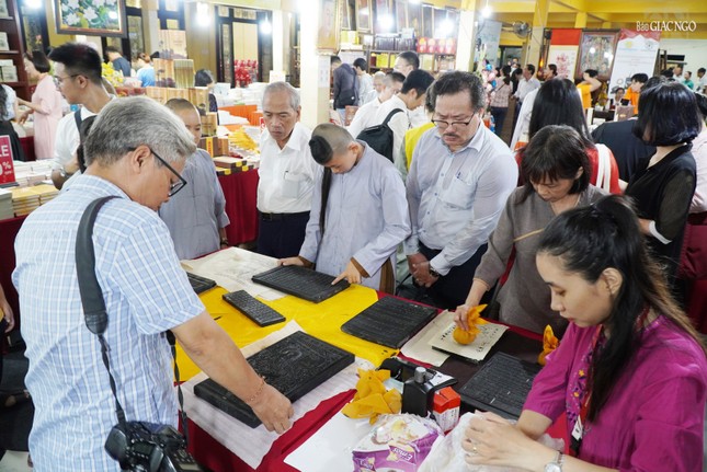 Exposición de limpieza budista para celebrar el festival Vu Lan, foto 2