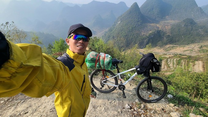 Tran Viet Duong captures moments on his journey across Vietnam. Photo: NVCC