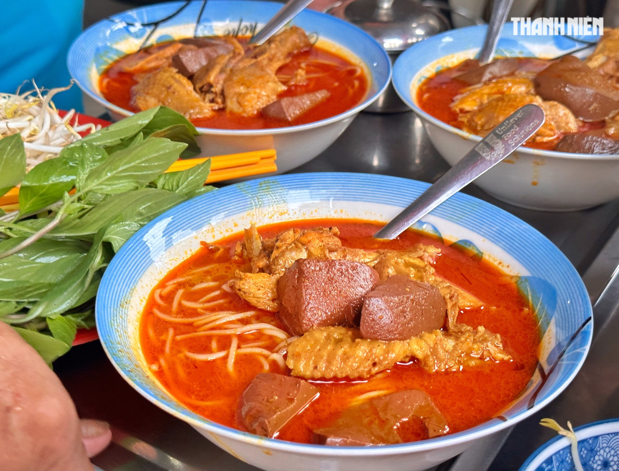  Quán cà ri nửa thế kỷ khu Chợ Lớn: Lên TP.HCM… ‘ở đợ’, nay thành bà chủ - Ảnh 11.