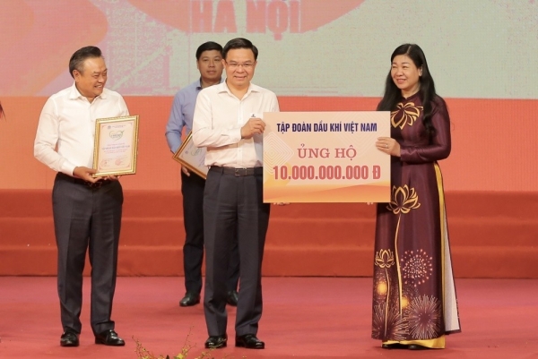 PetroVietnam spendete 10 Milliarden VND an den Hanoi City Fund for the Poor