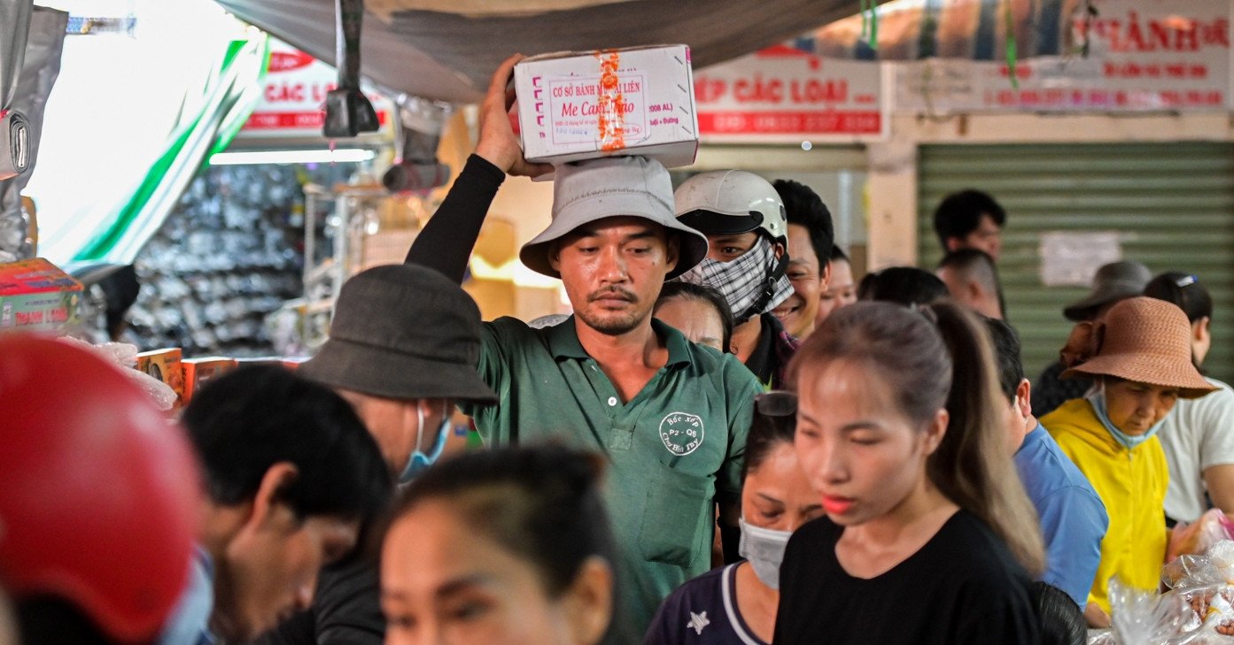 La « capitale de la confiserie » Hô-Chi-Minh-Ville regorge de gens qui font leurs achats pour le Têt