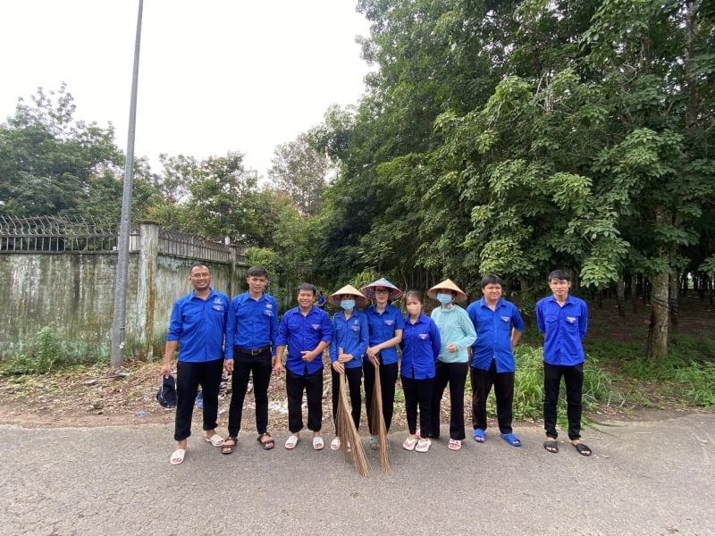 Trung tâm đã thực hiện nhiều phương pháp thiết thực để bảo vệ môi trường như ra quân thực hiện công trình “Ngày chủ nhật xanh”, “Ngày thứ bảy tình nguyện”, “Ngày lao động xã hội chủ nghĩa”...