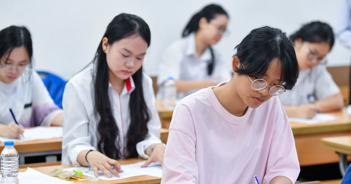 [Photo] Les candidats passent l'unique sujet de dissertation de l'examen de fin d'études secondaires