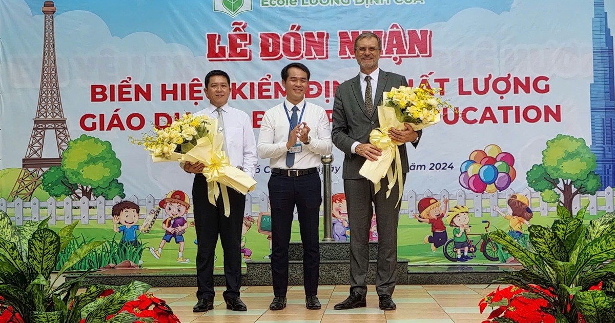 Two bilingual schools in Ho Chi Minh City receive French education quality accreditation