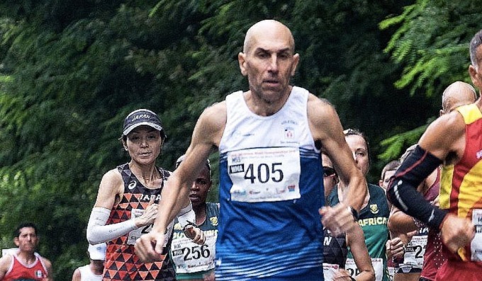 Arzubialde en el recorrido del Maratón de San Sebastián el 26 de noviembre. Foto: Corredor/