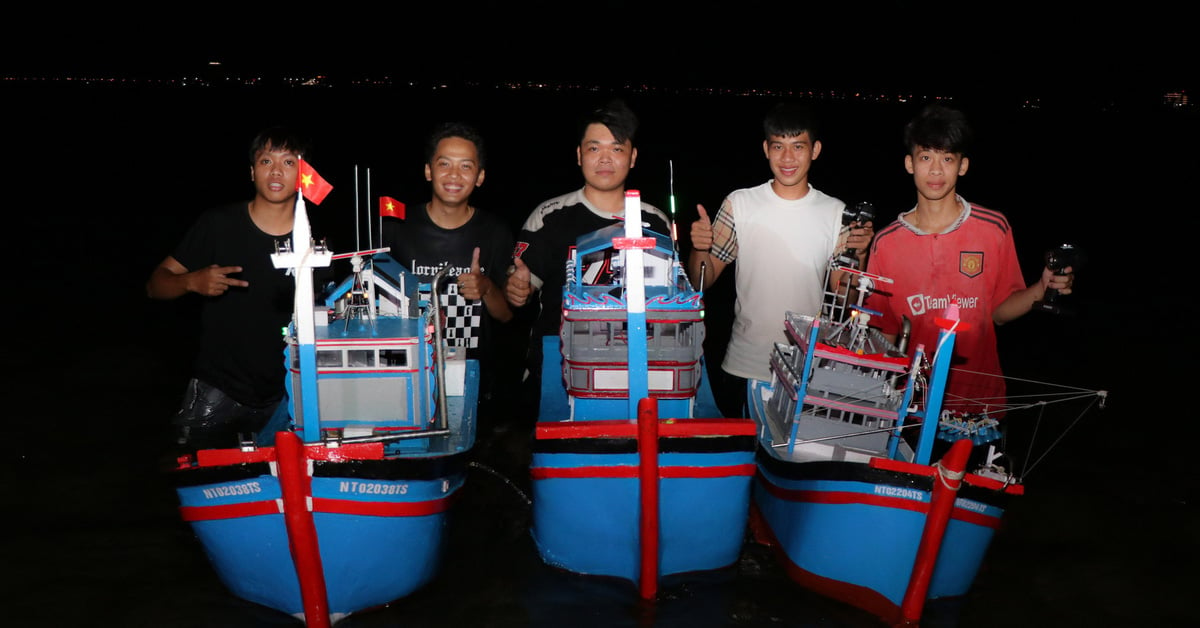 Impressionné par les mini bateaux de pêche « chevauchant le vent et brisant les vagues »