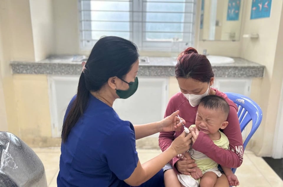 Tiêm vaccine sởi tại Trạm Y tế phường Tân Hưng, quận 7, TP Hồ Chí Minh. Ảnh: Thùy Linh