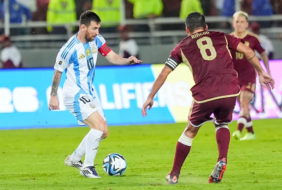 Messi trở lại đội tuyển Argentina: Cảm xúc sau trận hòa Venezuela- Ảnh 1.