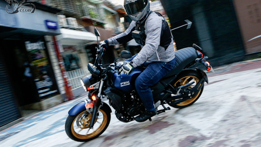 Look at the fz x 2024 with the old style and start the engine with picture 2