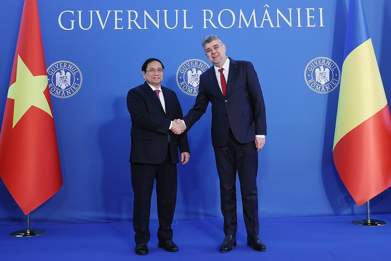 Prime Minister: Vietnam and Romania have 'favorable time, favorable location, and favorable people'