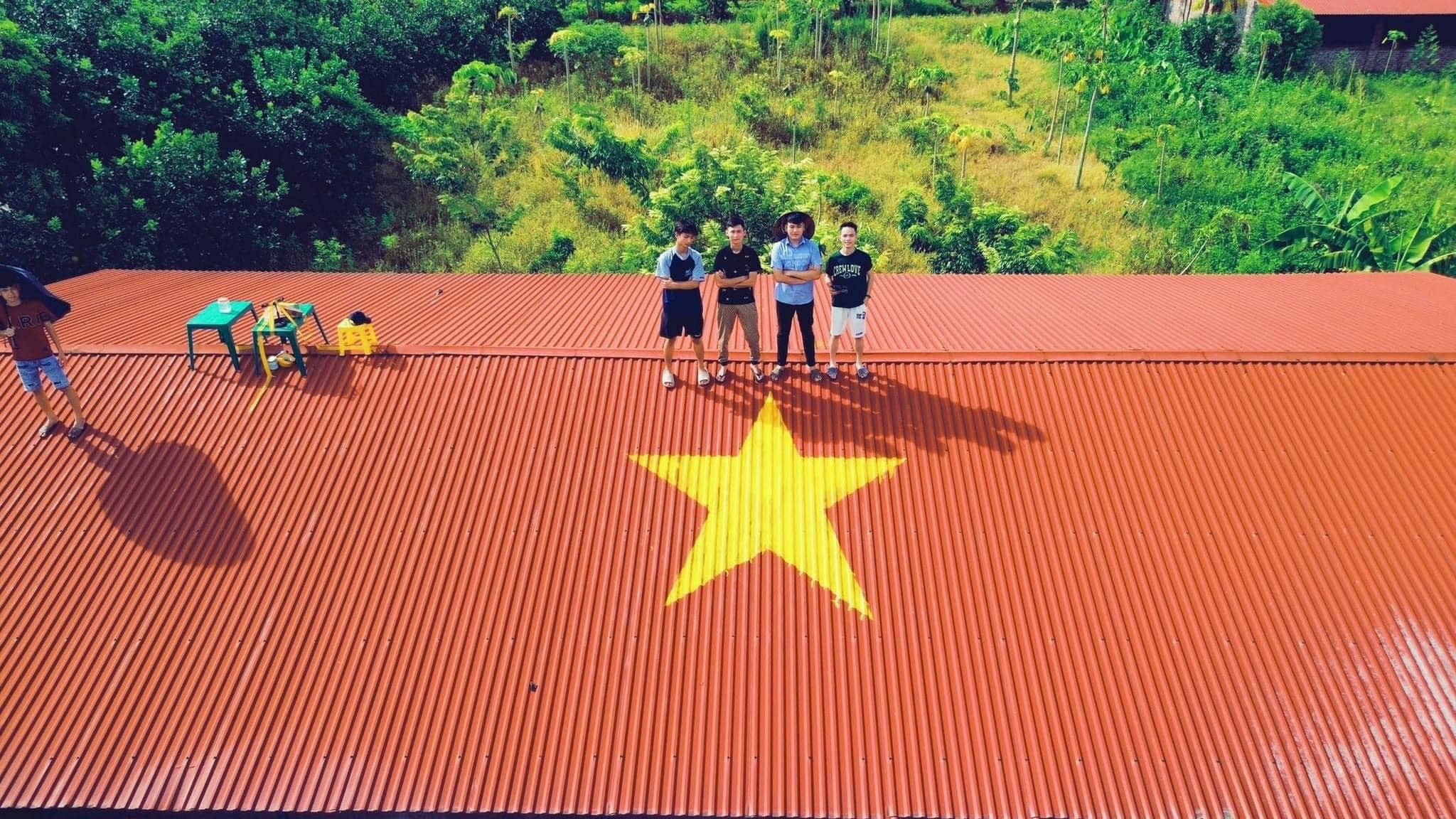 Every roof becomes a national flag: More than a trend, it is patriotism