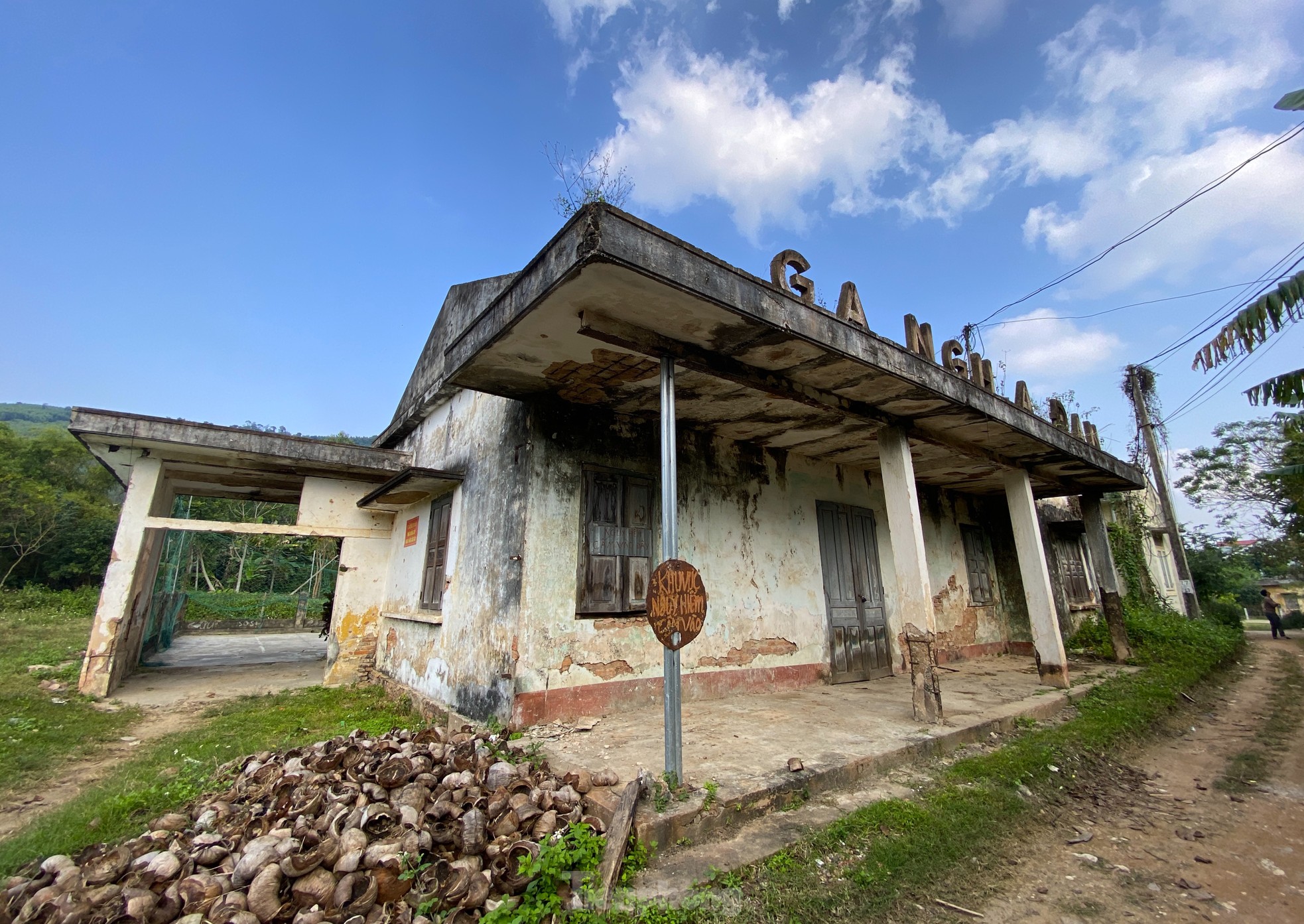 The desolation of the 'forgotten' railway line in Nghe An photo 9