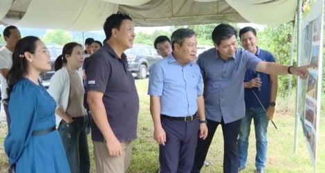 Đoàn công tác Quảng Bình thăm dự án điện gió Ami Savanakhet tại Lào