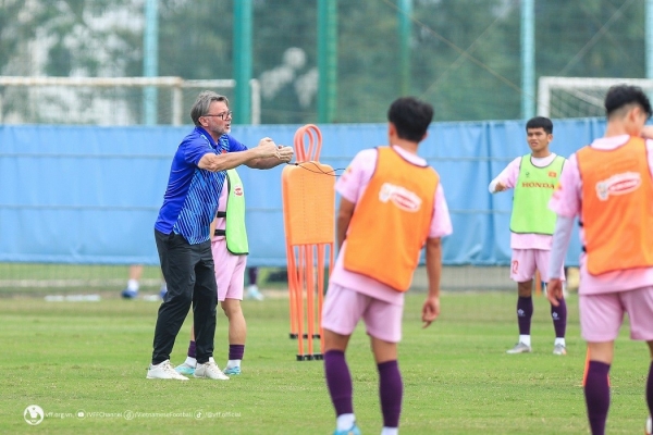 La AFC valora altamente al entrenador Philippe Troussier y a sus jugadores de la selección nacional de Vietnam