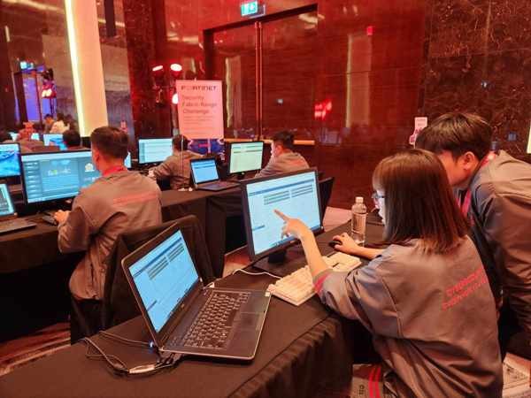 30 đội thi cuộc thi Fortinet Security Fabric Range Challenge để diễn tả thực chiến