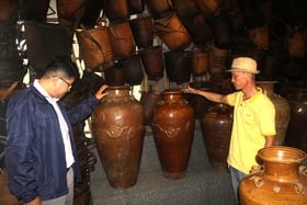 Coleccionista de reliquias culturales en la meseta de Lang Biang