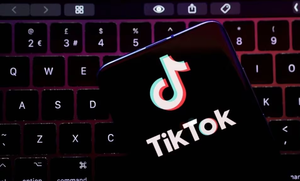 調査によると、Facebook、YouTube、TikTokでニュースを読む人が増えているようです（画像1）