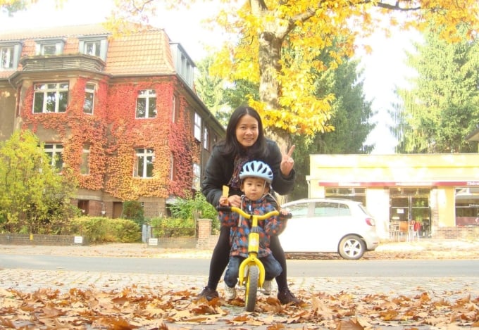 Ms. An and her son during their time in Germany, 2014. Photo: Provided by the character