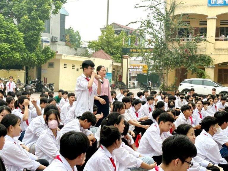 Students ask teachers questions about sex education right in the school yard.