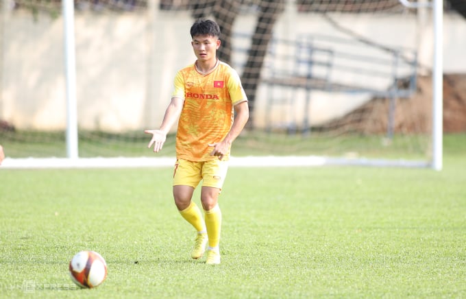 Nguyen Duc Phu during the training session of U22 Vietnam in Phnom Penh on April 27. Photo: Lam Thoa