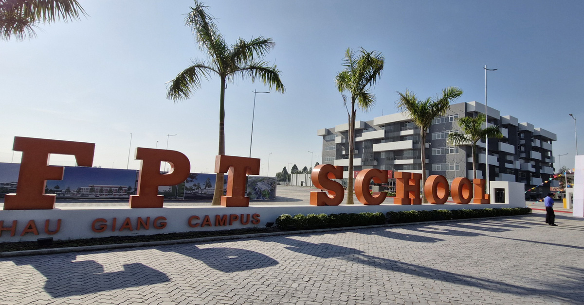 Eröffnung der FPT-Interlevel-Schule in Hau Giang