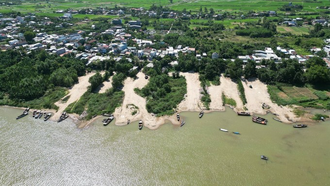 違法な砂採掘地域。写真: ファム・リン