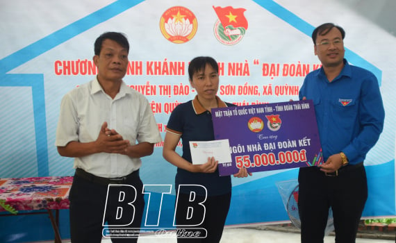 Quynh Phu: Inauguration of solidarity house for poor households