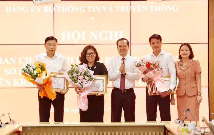 Đảng ủy Bộ Thông tin và Truyền thông sơ kết công tác 6 tháng đầu năm 2024- Ảnh 4.