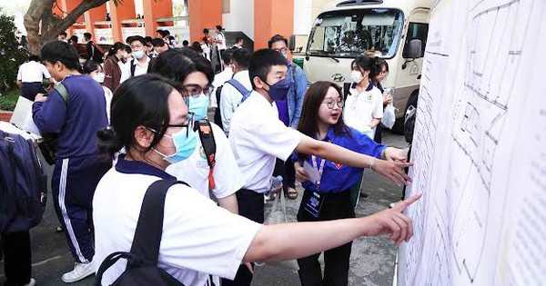 Anuncio de los resultados de admisión a la universidad a primera hora de la mañana del 20 de agosto