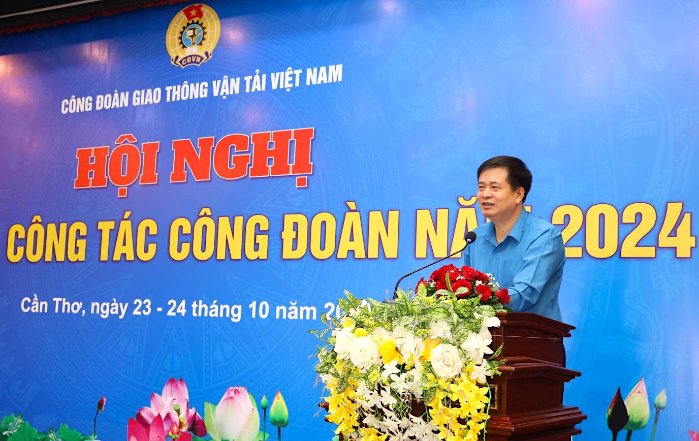 Tập huấn nghiệp vụ cho hơn 400 cán bộ công đoàn GTVT Việt Nam
- Ảnh 1.