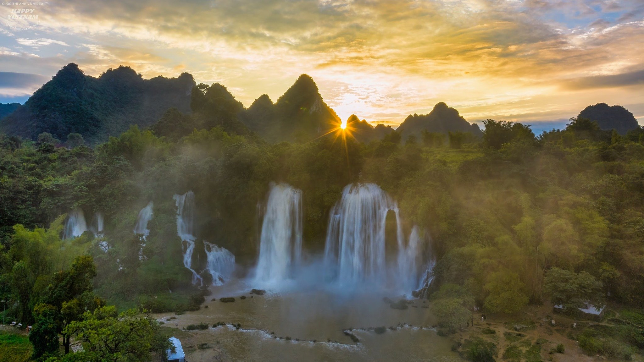 The majestic beauty of Ban Gioc Waterfall, one of the 7 most beautiful waterfalls in the world